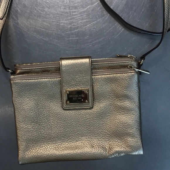 Michael Kors Handbags - Gold Michael Kors crossbody